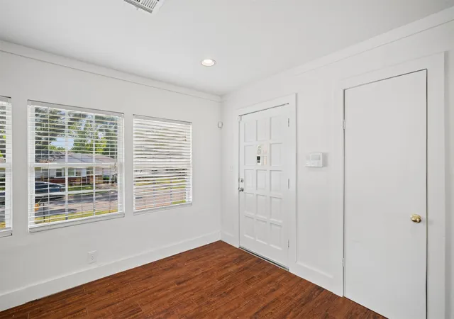Photo 3 of Single family home for sale at 4121 E 36th Place, Tulsa, OK 74135 | MLS# 2629682 | Listing updated on 2026-09-02