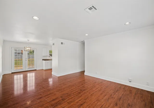 Photo 4 of Single family home for sale at 4121 E 36th Place, Tulsa, OK 74135 | MLS# 2629682 | Listing updated on 2026-09-02