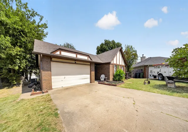Photo 2 of Single family home for sale at 711 S Hominy Pl, Skiatook, OK 74070 | MLS# 2630070 | Listing updated on 2026-09-06