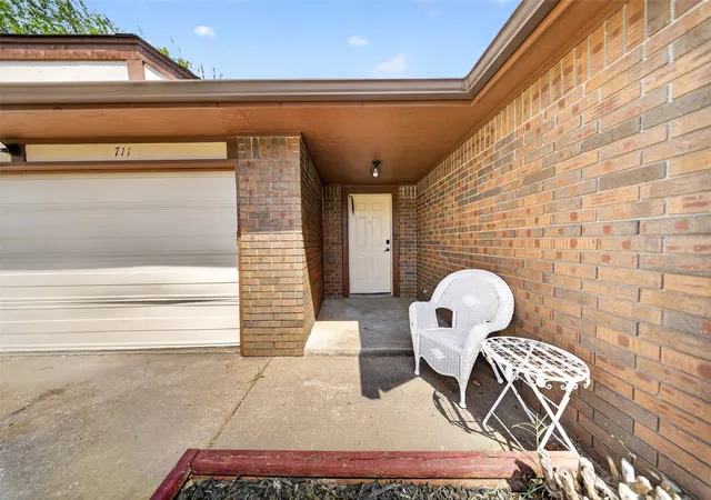 Photo 3 of Single family home for sale at 711 S Hominy Pl, Skiatook, OK 74070 | MLS# 2630070 | Listing updated on 2026-09-06
