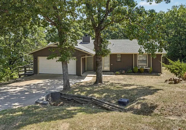 Photo 2 of Sale Pending at 2107 Timber Hl Dr, Sapulpa, OK 74066 | MLS# 2629975 | Listing updated on 2026-08-31