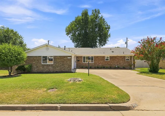 Photo 2 of Single family home for sale at 2313 S 82nd E Eastavenue, Tulsa, OK 74129 | MLS# 2630075 | Listing updated on 2026-09-14