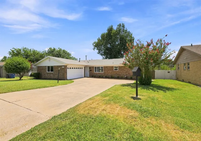 Photo 3 of Single family home for sale at 2313 S 82nd E Eastavenue, Tulsa, OK 74129 | MLS# 2630075 | Listing updated on 2026-09-14
