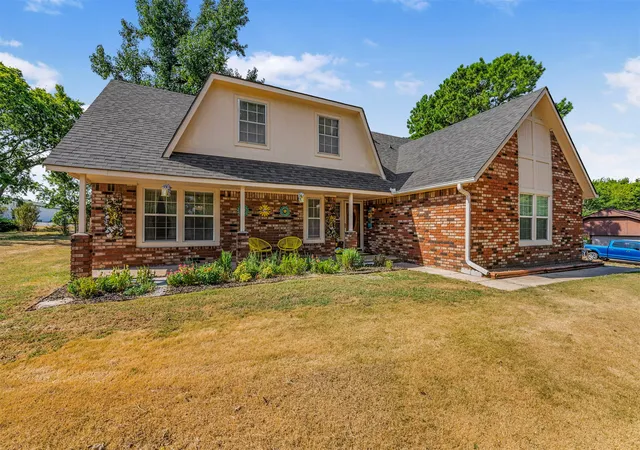 Photo 2 of Single family home for sale at 24010 N King Ct S, Broken Arrow, OK 74014 | MLS# 2629953 | Listing updated on 2026-10-04