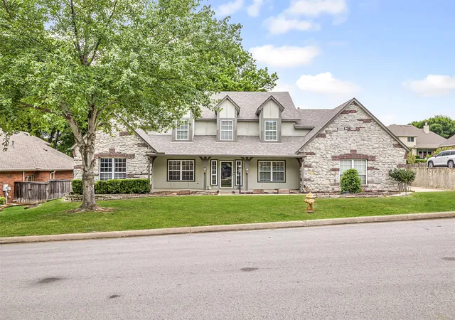 Photo 3 of Sale Pending at 12512 18th Circle E, Jenks, OK 74037 | MLS# 2630089 | Listing updated on 2026-08-31