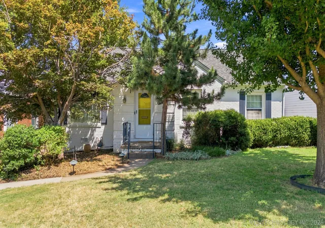 Photo 2 of Single family home for sale at 2611 E 18th Street, Tulsa, OK 74104 | MLS# 2630093 | Listing updated on 2026-09-14