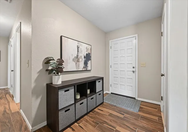 Photo 3 of Sale Pending at 937 W Lansing St, Broken Arrow, OK 74012 | MLS# 2629707 | Listing updated on 2026-09-05