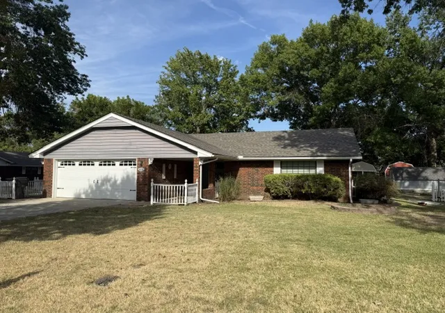 Photo 1 of Sale Pending at 406 Beaumont, Ardmore, OK 73401 | MLS# 2625468 | Listing updated on 2026-08-30