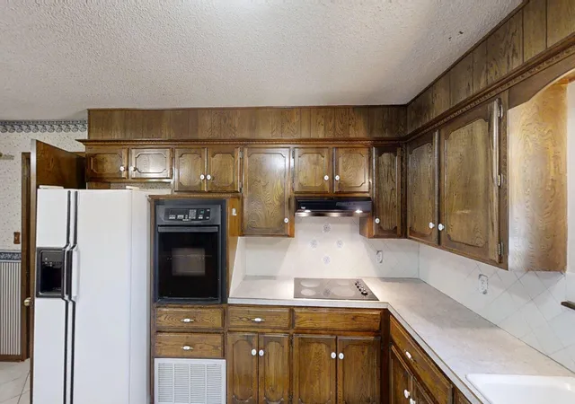 Photo 4 of Sale Pending at 406 Beaumont, Ardmore, OK 73401 | MLS# 2625468 | Listing updated on 2026-08-30