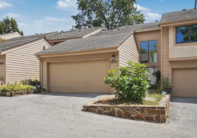 Photo 2 of Condo for sale at 2804 E 84th Street #38-2, Tulsa, OK 74137 | MLS# 2630183 | Listing updated on 2026-09-06
