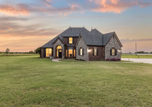 Photo 2 of Single family home for sale at 16727 N 300 Road, Morris, OK 74445 | MLS# 2630055 | Listing updated on 2026-09-10