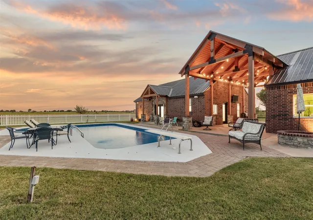 Photo 4 of Single family home for sale at 16727 N 300 Road, Morris, OK 74445 | MLS# 2630055 | Listing updated on 2026-09-10