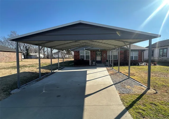Photo 3 of Single family home for sale at 507 S 2nd Street, Morris, OK 74445 | MLS# 2630068 | Listing updated on 2026-08-29