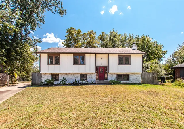 Photo 1 of Single family home for sale at 620 Rosewood Cir, Claremore, OK 74017 | MLS# 2630205 | Listing updated on 2026-09-24