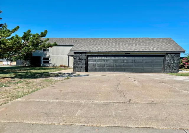 Photo 1 of Single family home for sale at 2424 S 137th E Eastavenue, Tulsa, OK 74134 | MLS# 2630229 | Listing updated on 2026-09-11