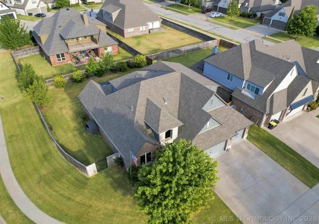 Photo 3 of Single family home for sale at 10353 E 125th Circle S, Bixby, OK 74008 | MLS# 2629790 | Listing updated on 2026-09-14