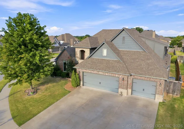Photo 3 of Single family home for sale at 10353 E 125th Circle S, Bixby, OK 74008 | MLS# 2629790 | Listing updated on 2026-09-14