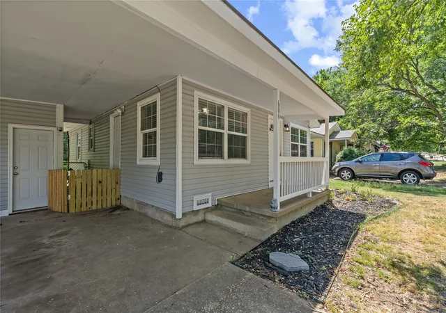 Photo 3 of Sale Pending at 604 SE Greystone Ave, Bartlesville, OK 74006 | MLS# 2630268 | Listing updated on 2026-09-16