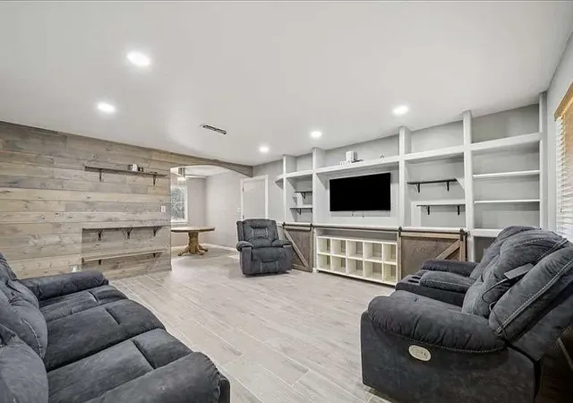Photo 3 of Single family home for sale at 2346 S 118th Eastavenue, Tulsa, OK 74129 | MLS# 2630298 | Listing updated on 2026-09-02