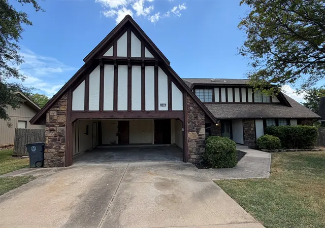 Photo 4 of Single family home for sale at 8813 S 71st East Ave, Tulsa, OK 74133 | MLS# 2630311 | Listing updated on 2026-09-14