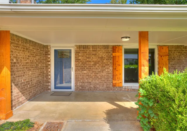 Photo 2 of Single family home for sale at 2979 E 77th Place, Tulsa, OK 74136 | MLS# 2629799 | Listing updated on 2026-09-15