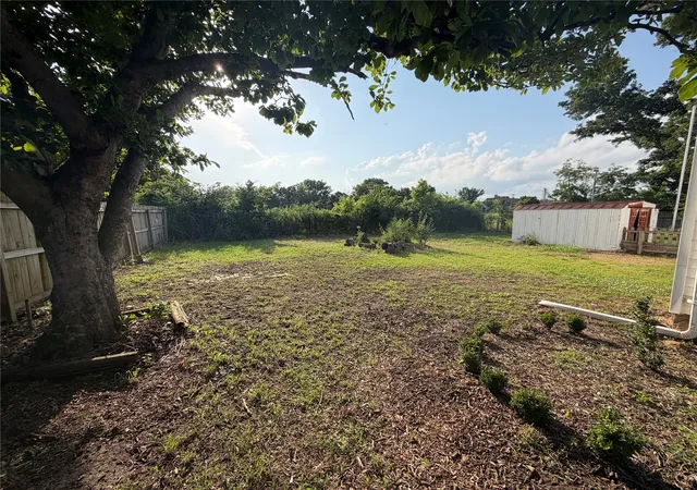 Photo 2 of Single family home for sale at 233 E 3rd Street, Pawhuska, OK 74056 | MLS# 2630332 | Listing updated on 2026-09-08