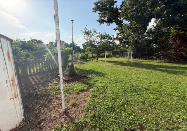 Photo 4 of Single family home for sale at 233 E 3rd Street, Pawhuska, OK 74056 | MLS# 2630332 | Listing updated on 2026-09-08