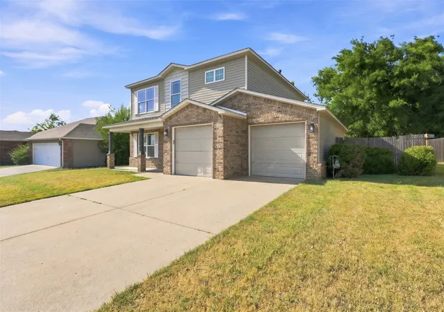Photo 2 of Sale Pending at 447 E 147th Street S, Glenpool, OK 74033 | MLS# 2630177 | Listing updated on 2026-08-30