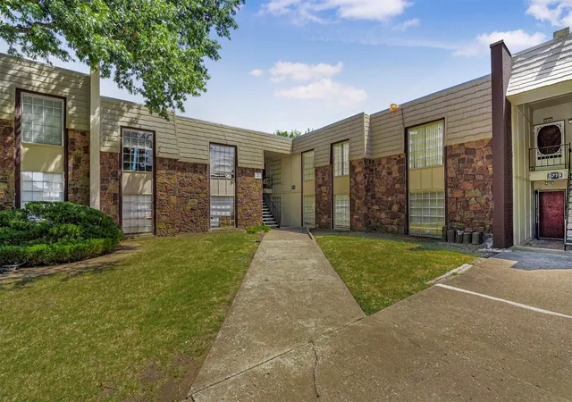 Photo 1 of Sale Pending at 6717 S Richmond Ave #537, Tulsa, OK 74136 | MLS# 2630333 | Listing updated on 2026-09-03