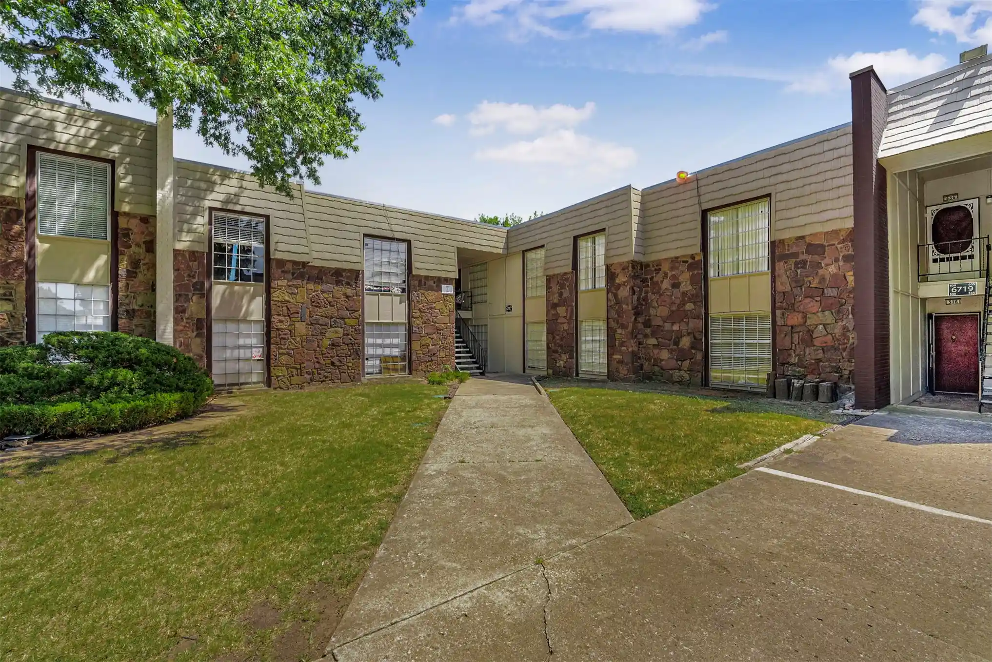 Listing Photo 1 - Condo for sale in 6717 S Richmond Ave located at 6717 S Richmond Ave, Tulsa, OK 74136 - Unit #537