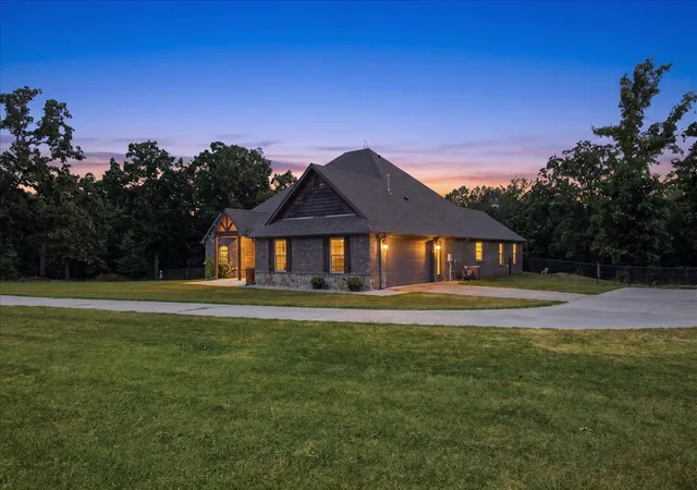 Photo 2 of Single family home for sale at 19412 S Mountain Ln, Claremore, OK 74019 | MLS# 2629993 | Listing updated on 2026-09-14