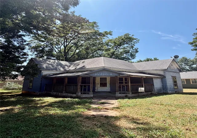 Photo 1 of Single family home for sale at 300 S Rosehill Ave, Cleveland, OK 74020 | MLS# 2630348 | Listing updated on 2026-09-12