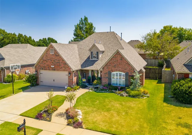 Photo 3 of Single family home for sale at 10401 N 114th Eastavenue, Owasso, OK 74055 | MLS# 2630356 | Listing updated on 2026-09-15