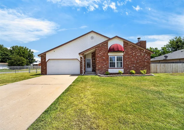 Photo 1 of Sale Pending at 8221 N 122nd East Ave, Owasso, OK 74055 | MLS# 2630457 | Listing updated on 2026-09-08