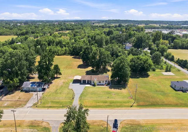 Photo 2 of Sale Pending at 1301 W Smith Fry Rd, Muskogee, OK 74401 | MLS# 2630418 | Listing updated on 2026-09-03