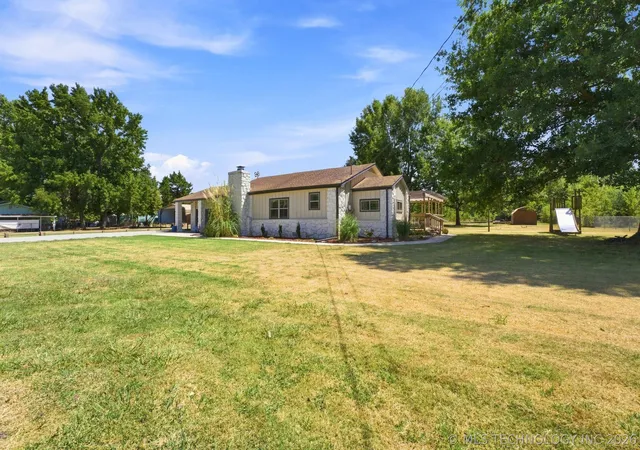 Photo 4 of Sale Pending at 1301 W Smith Fry Rd, Muskogee, OK 74401 | MLS# 2630418 | Listing updated on 2026-09-03