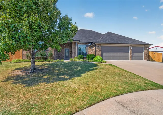 Photo 3 of Single family home for sale at 1019 Terri Dr, Bartlesville, OK 74006 | MLS# 2630147 | Listing updated on 2026-09-15