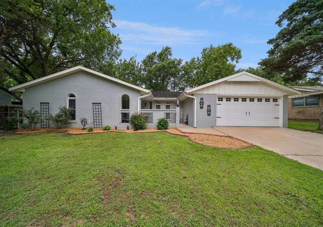 Photo 1 of Sale Pending at 1255 May Ln, Bartlesville, OK 74006 | MLS# 2623909 | Listing updated on 2026-09-09