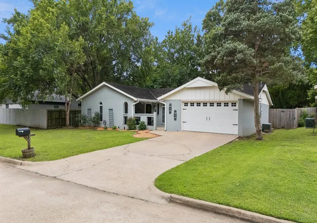 Photo 2 of Sale Pending at 1255 May Ln, Bartlesville, OK 74006 | MLS# 2623909 | Listing updated on 2026-09-09