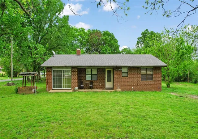 Photo 2 of Single family home for sale at 206 N 5th Street, Milburn, OK 73450 | MLS# 2630514 | Listing updated on 2026-09-14