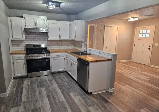 Photo 2 of Sale Pending at 5443 W 11th Street, Tulsa, OK 74127 | MLS# 2630552 | Listing updated on 2026-09-08