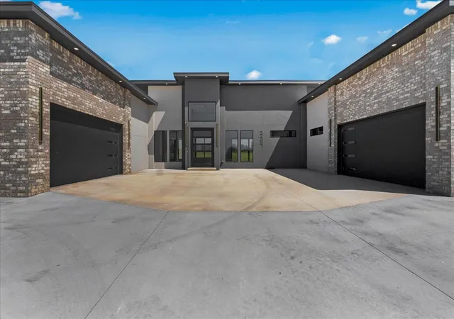 Single family home for sale at 3497 E 400 Road, Oologah, OK 74053 | MLS# 2630515