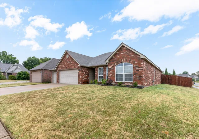 Photo 3 of Single family home for sale at 9802 E 110th Place, Owasso, OK 74055 | MLS# 2630572 | Listing updated on 2026-10-05