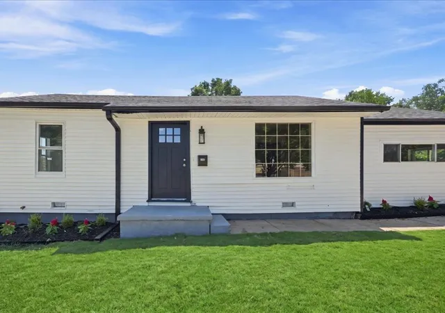 Photo 3 of Single family home for sale at 102 W 43rd St S, Sand Springs, OK 74063 | MLS# 2630489 | Listing updated on 2026-09-21