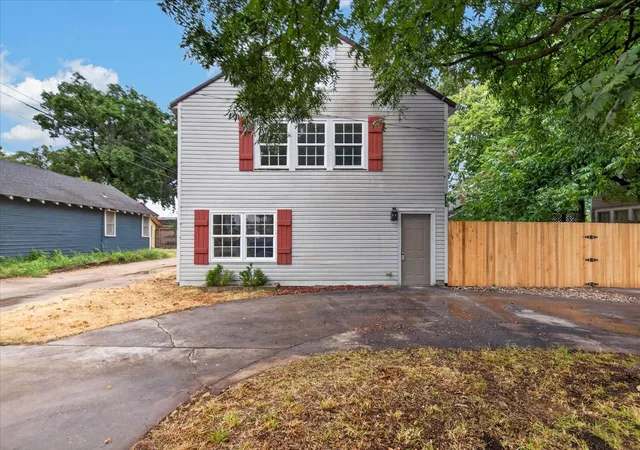 Photo 1 of Single family home for sale at 209 East 14th, Bartlesville, OK 74003 | MLS# 2629614 | Listing updated on 2026-09-02