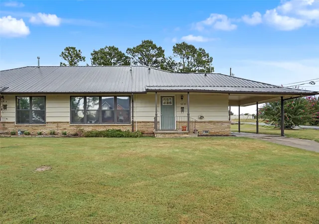 Photo 3 of Multi family home for sale at 641 Apple St, Sapulpa, OK 74066 | MLS# 2630656 | Listing updated on 2026-09-14