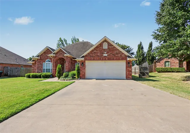 Photo 3 of Sale Pending at 651 Richmond Cir, Tahlequah, OK 74464 | MLS# 2630423 | Listing updated on 2026-08-31