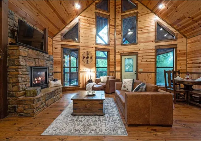 Photo 3 of Single family home for sale at 237 High Peak Trl, Broken Bow, OK 74728 | MLS# 2630396 | Listing updated on 2026-09-09