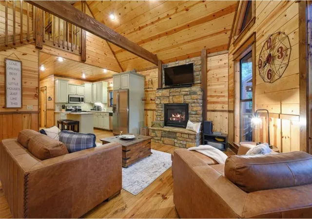 Photo 3 of Single family home for sale at 237 High Peak Trl, Broken Bow, OK 74728 | MLS# 2630396 | Listing updated on 2026-09-09