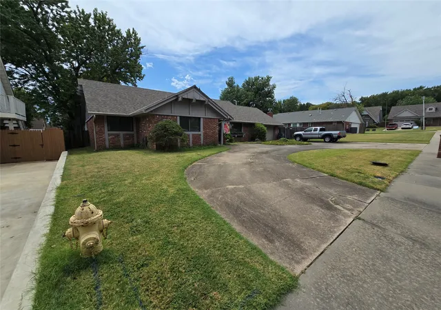 Photo 1 of Sale Pending at 6910 E 62nd Street, Tulsa, OK 74133 | MLS# 2630698 | Listing updated on 2026-09-11